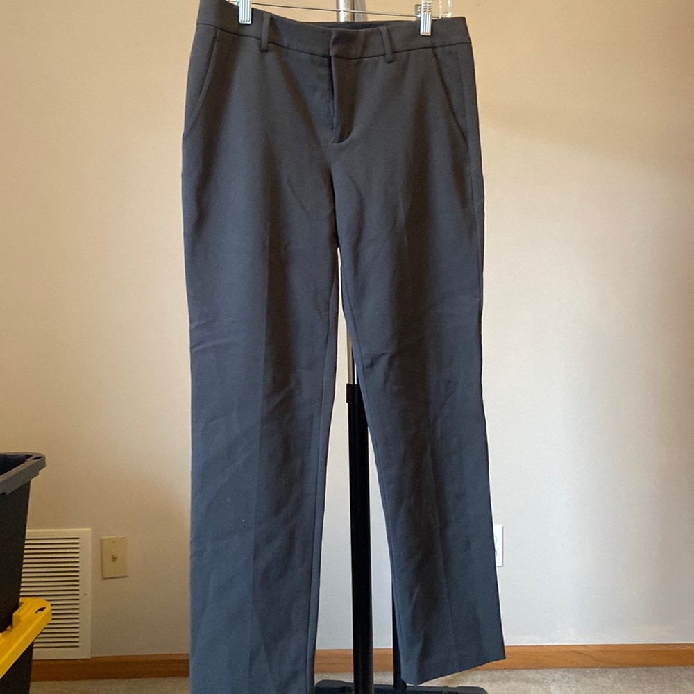Vince. Size 10. Stretchy trousers.
